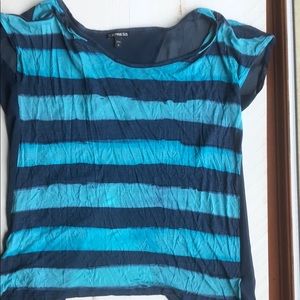 Blue stripped open top